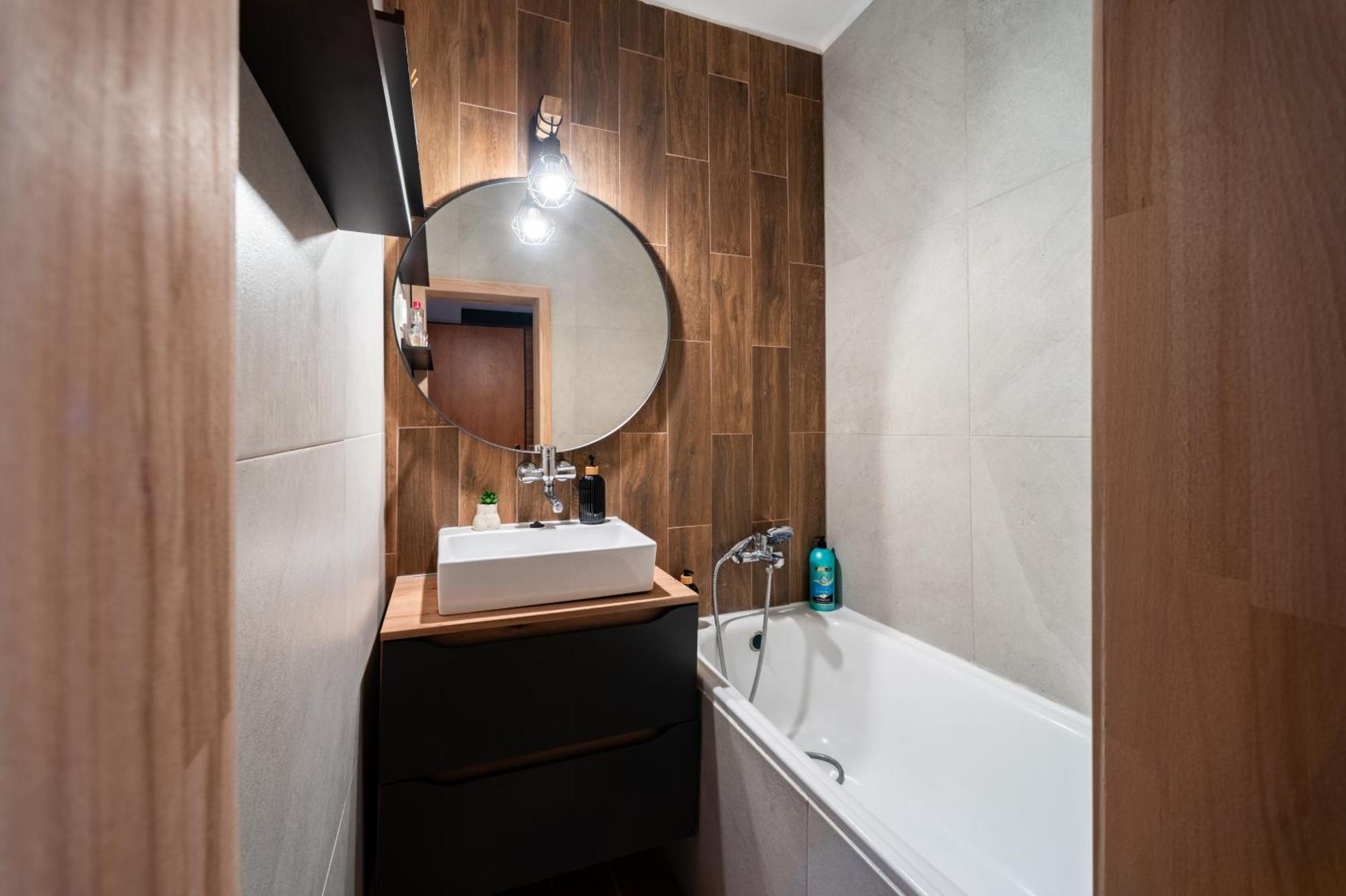 Barbyb Apartment - With Free Parking Братислава Екстериор снимка