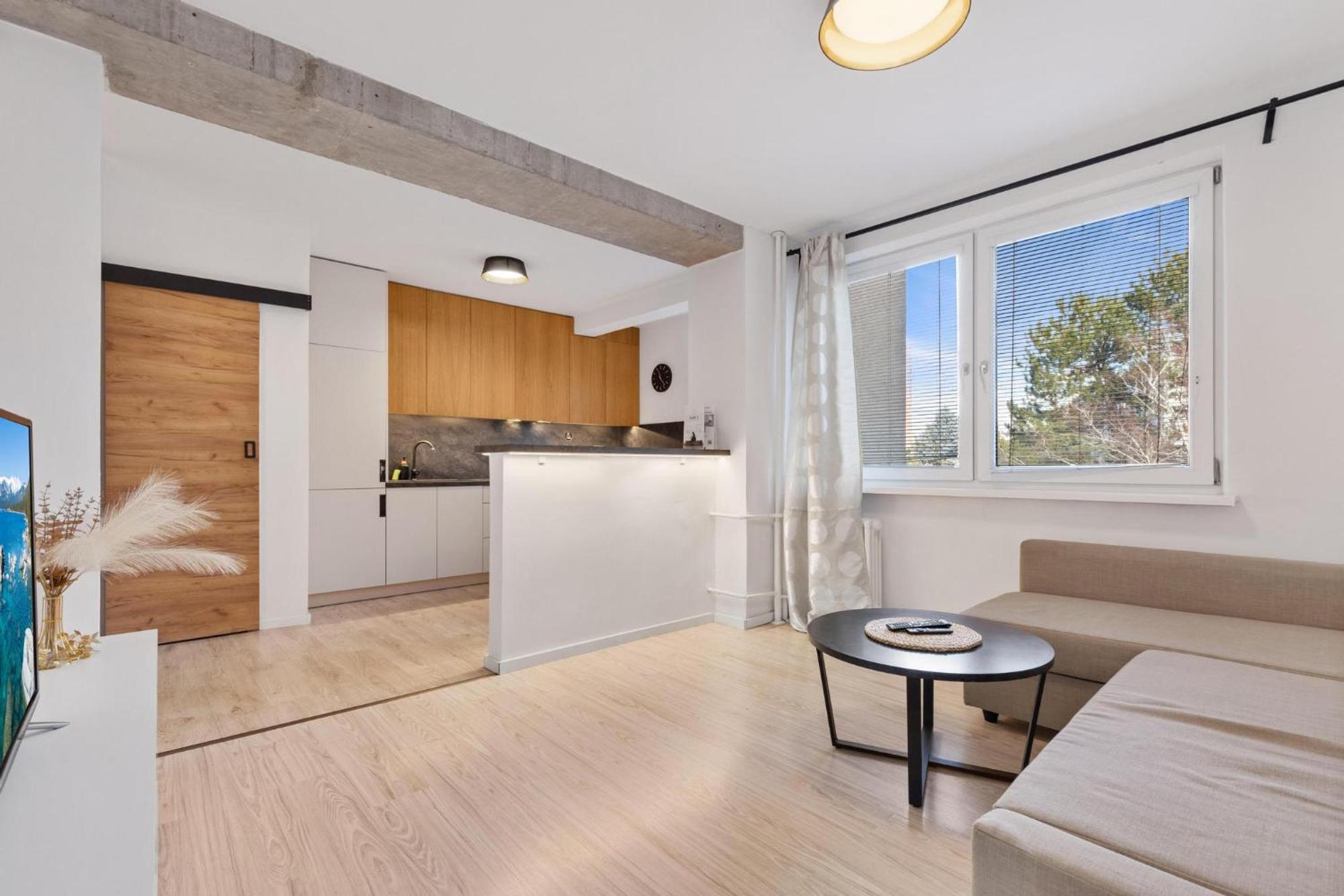 Barbyb Apartment - With Free Parking Братислава Екстериор снимка